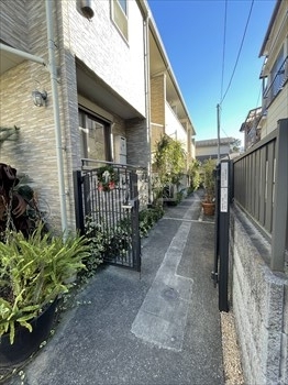 15/22 エントランス