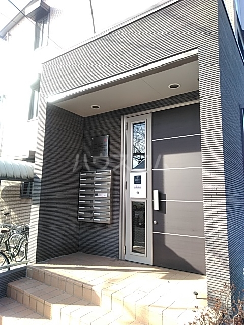 2/4 エントランス