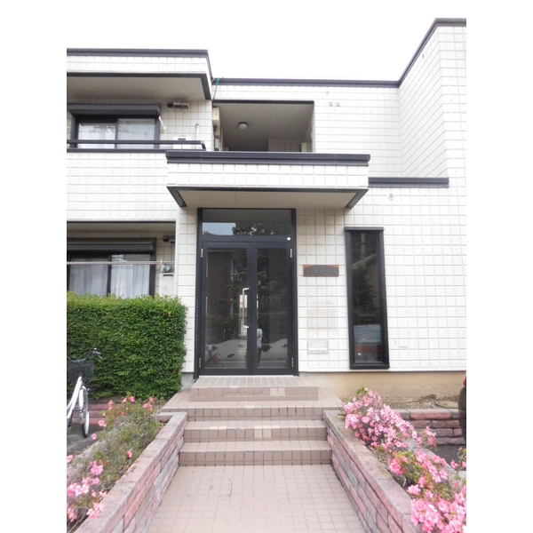 25/30 エントランス