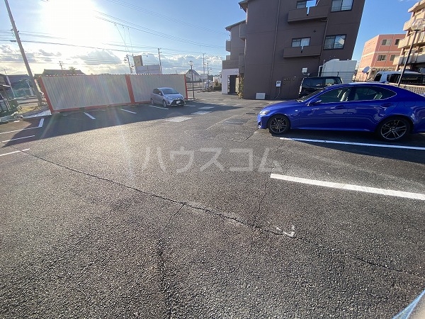 26/30 駐車場