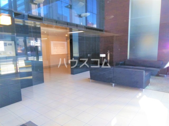 18/25 エントランス