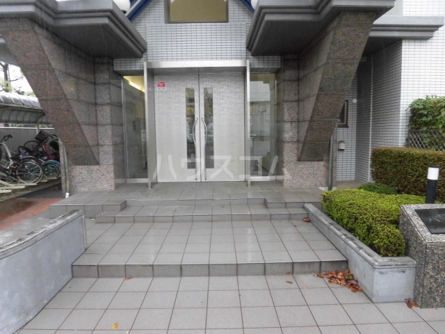 18/24 エントランス