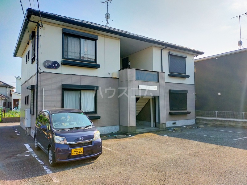 27/28 駐車場