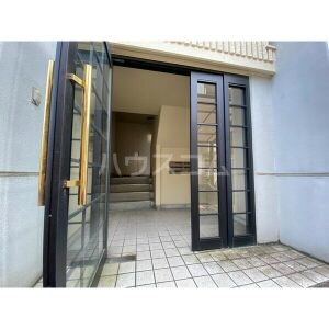 14/17 エントランス