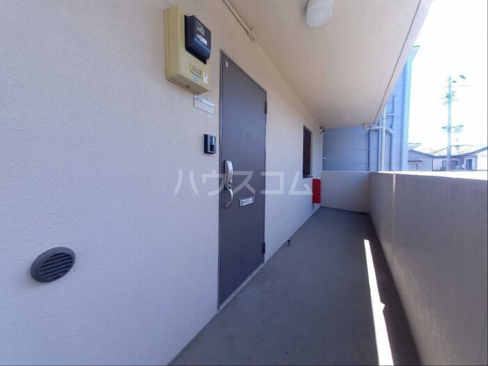 18/23 エントランス