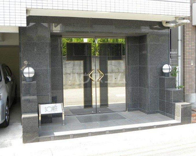 19/25 エントランス