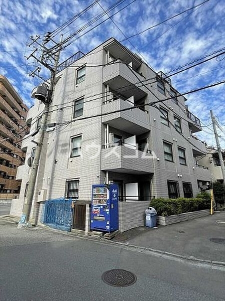 21/30 エントランス