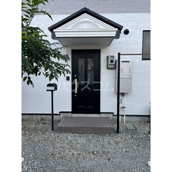 13/16 エントランス