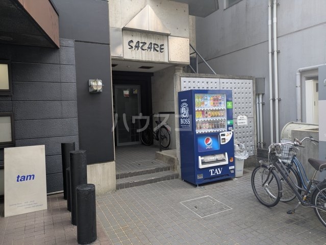 25/30 エントランス