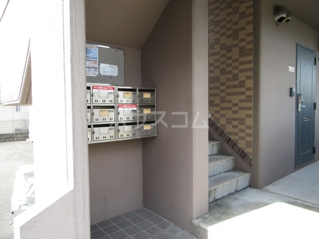 24/28 エントランス