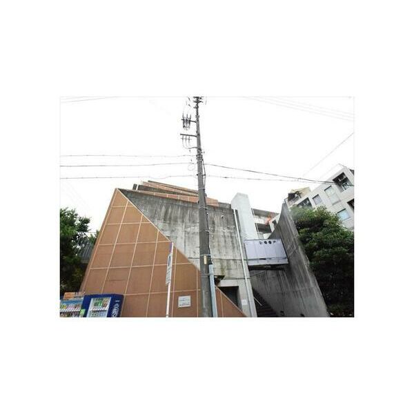 21/29 エントランス