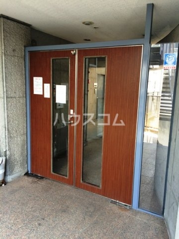 24/30 エントランス