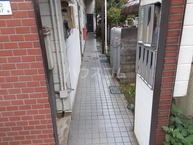 24/27 エントランス