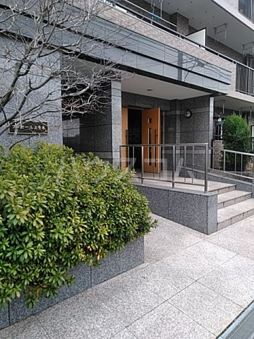 26/30 エントランス