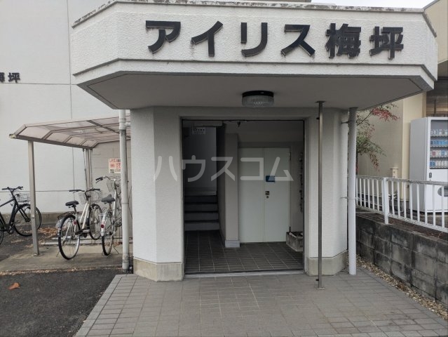 24/30 エントランス