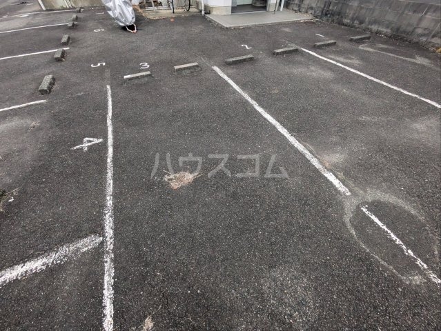 25/30 駐車場