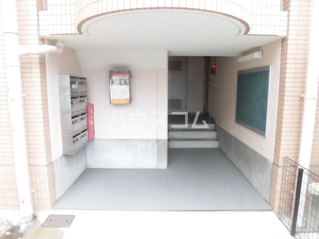 25/28 エントランス