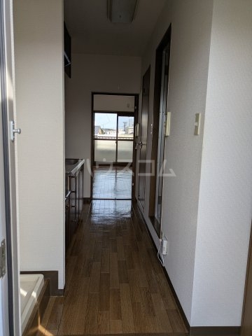 2/4 エントランス