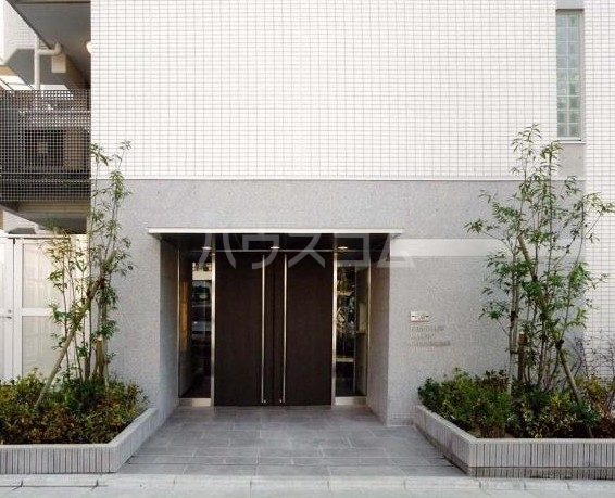 13/17 エントランス