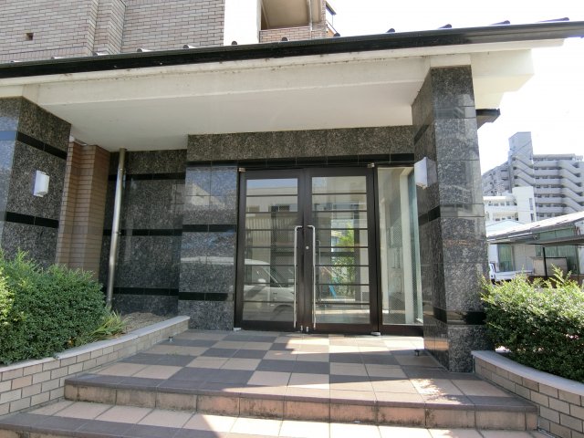 17/27 エントランス