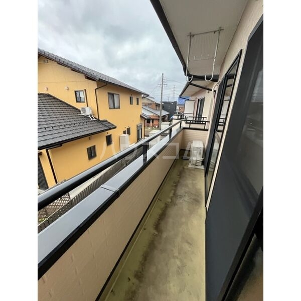 13/18 バルコニー