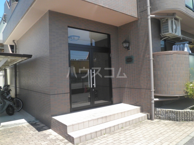 22/30 エントランス