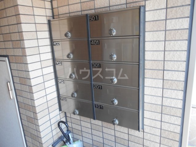 21/22 エントランス