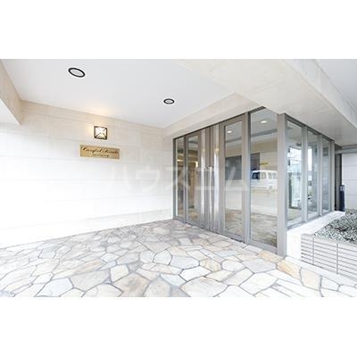 20/28 エントランス