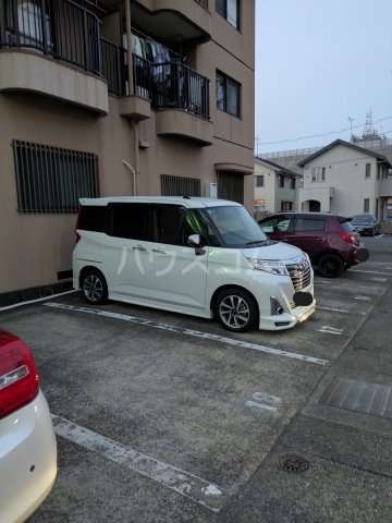 2/4 駐車場