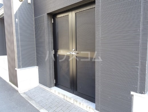 15/23 エントランス