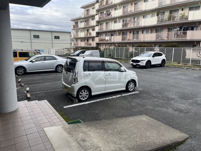 16/23 駐車場