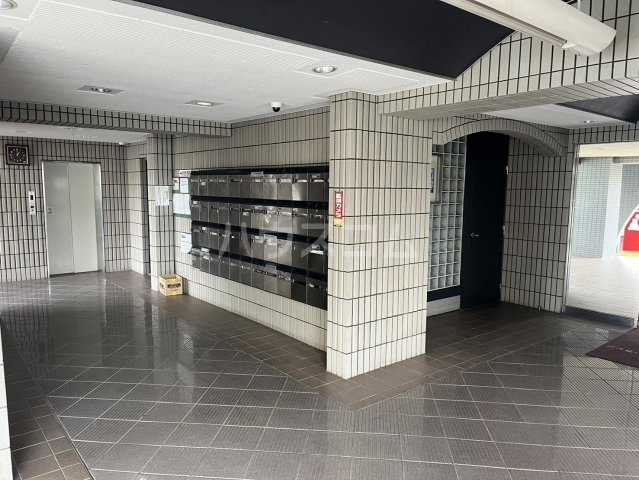 15/23 エントランス