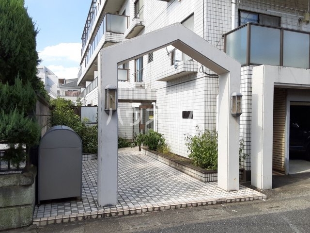 18/24 エントランス