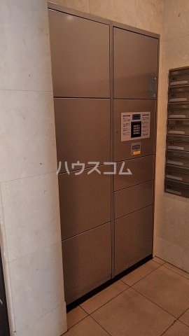 18/27 エントランス