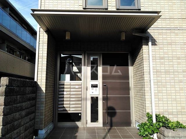 2/3 エントランス