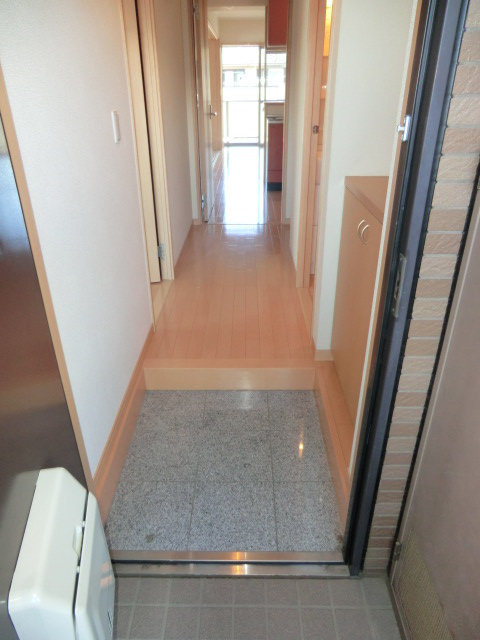 20/23 エントランス