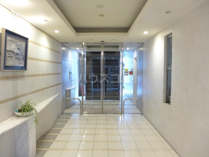 17/27 エントランス