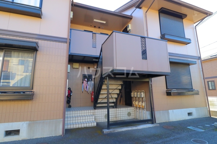 18/25 エントランス