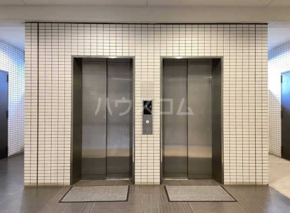 26/30 エントランス