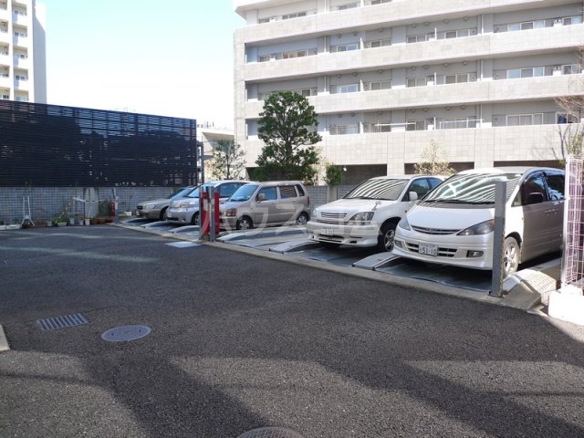 17/25 駐車場