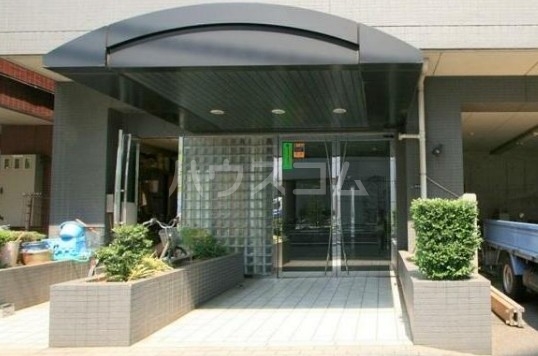 16/22 エントランス