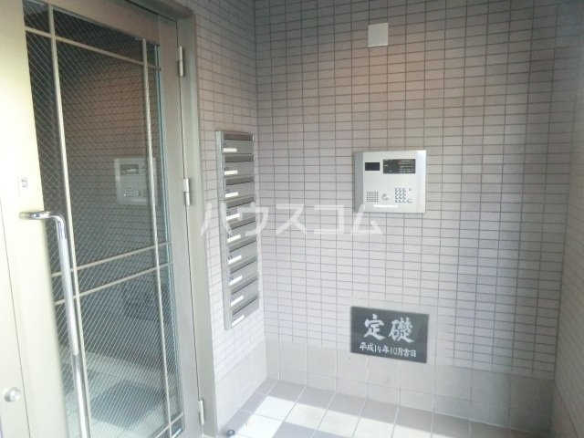 25/30 エントランス