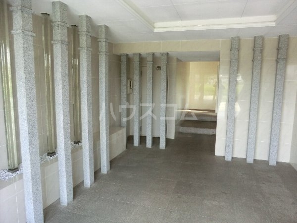 2/3 エントランス