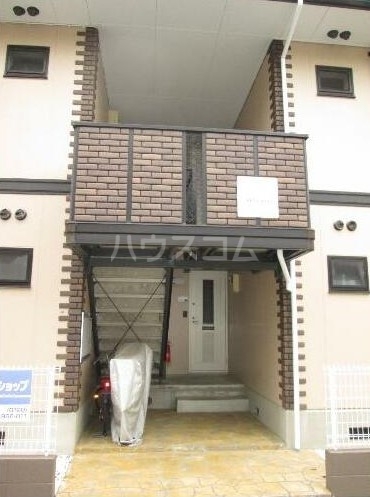 17/26 エントランス