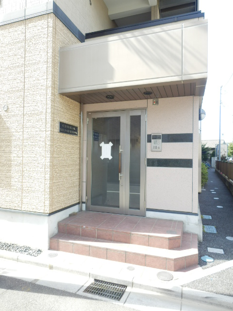 22/26 エントランス