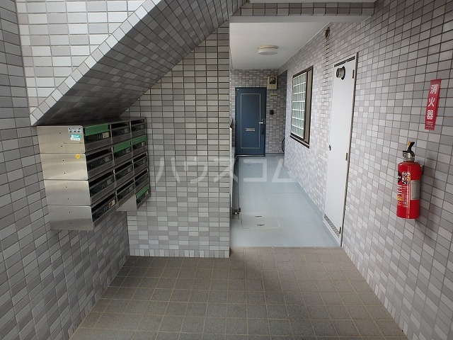 21/25 エントランス