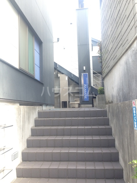 22/26 エントランス