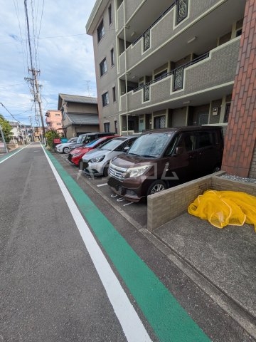 2/5 駐車場