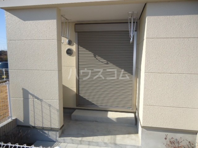 25/26 エントランス