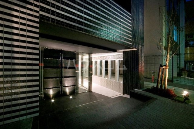 21/23 エントランス